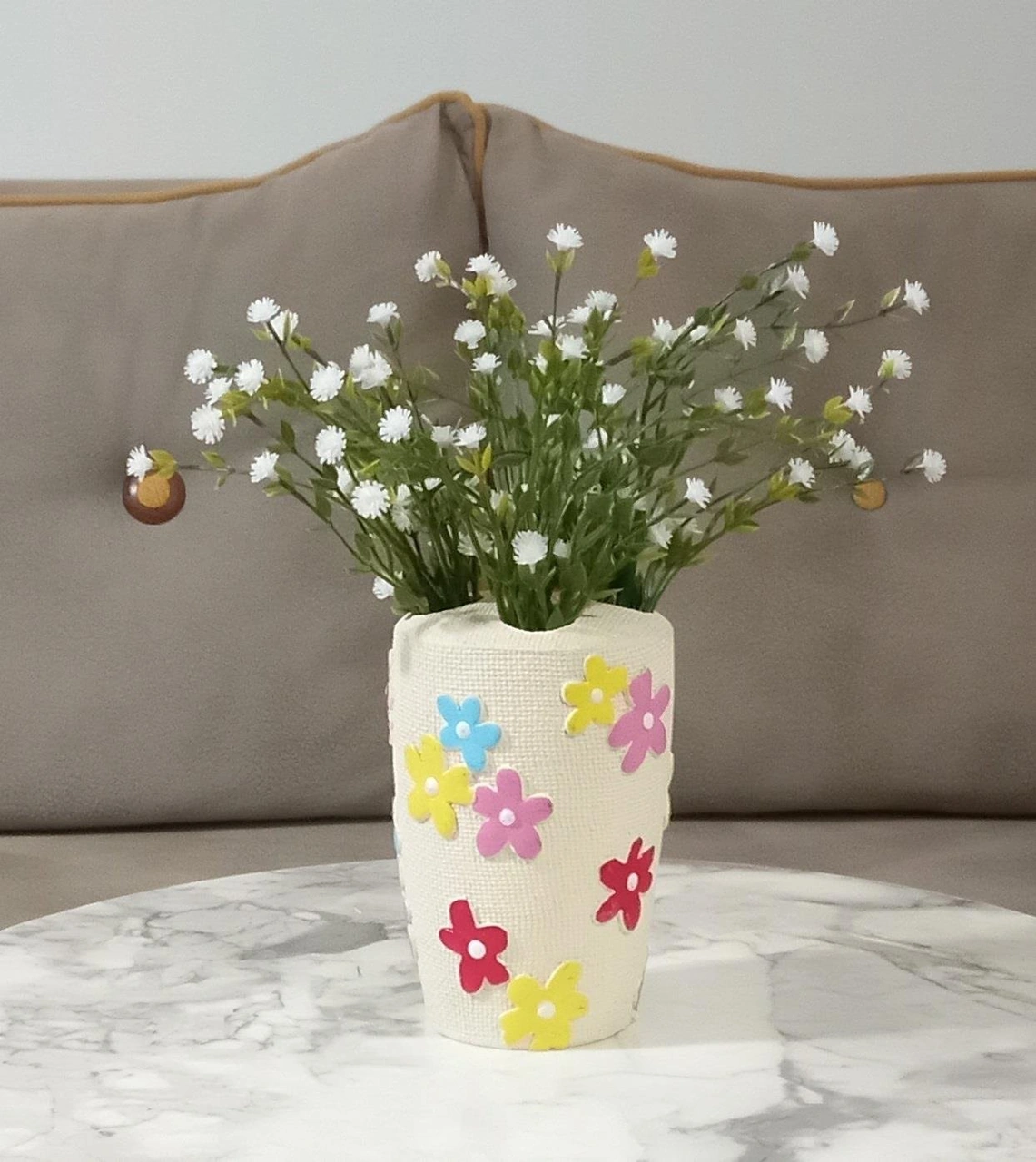 2 Adet Vazo Dahil,vazoda Çiçek,beyaz Yapay Çiçek,vazo Dekoratif Renkli Papatyalı Poliresin 5x5x16cm Çok Renkli