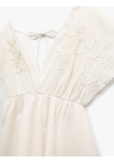 Koton Pamuklu Astarlı Floral Nakış Detaylı Brodeli Yarasa Kol V Yaka Mini Elbise Ekru 5sak80124pw Ekru Koton Pamuklu Astarlı Floral Nakış Detaylı Brodeli Yarasa Kol V Yaka Mini Elbise Ekru 5sak80124pw Ekru