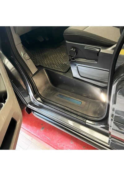Volkswagen Transporter T7 Ferrous Kapı Eşiği Plastiği 2 Parça 2022 Ve Üstü