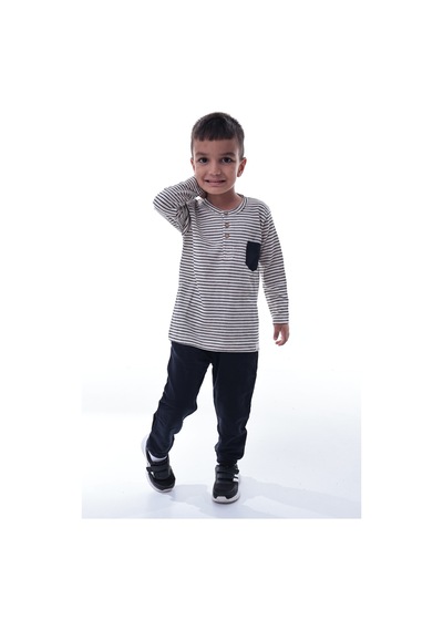 Erkek Çocuk Çizgili Uzun Kollu Tshirt Ve Rahat Jogger Alt Takım Günlük Spor Kombin Çok Renkli Erkek Çocuk Çizgili Uzun Kollu Tshirt Ve Rahat Jogger Alt Takım Günlük Spor Kombin Çok Renkli