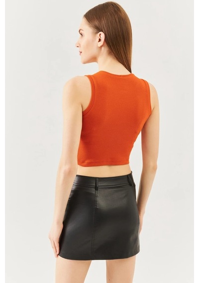 Butikgiz Kadın Sıfır Kol Bisiklet Yaka Vücuda Oturan %100 Pamuklu Kaşkorse Esnek Crop Bluz Kiremit