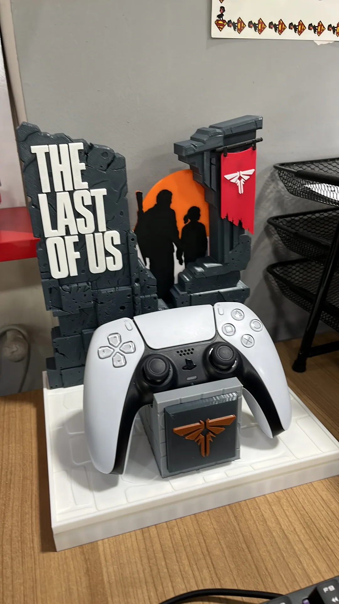 The Last Of Us Temalı Ps5 Oyun Kolu Standı Ve Masaüstü Aksesuarı 1 Adet