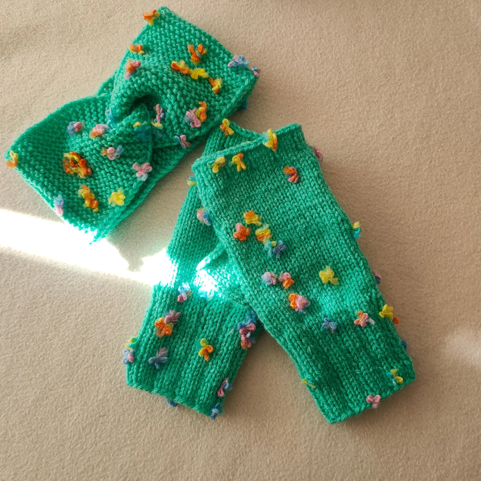 Newdaycraft El Örgüsü Motifli Parmaksız Kelebek Islemeli Yesil Eldiven Yeşil