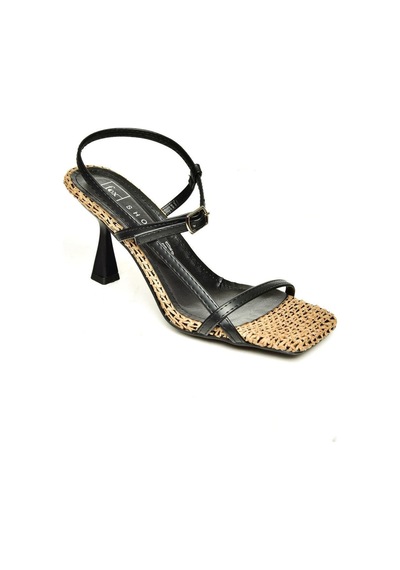 Fox Shoes P518870317 Siyah Hasır İnce Topuklu Kadın Ayakkabı Siyah
