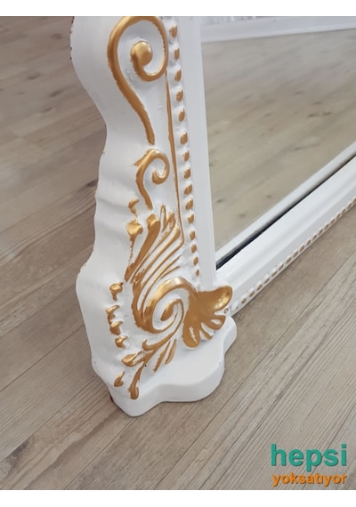 Matmazel Model Beyaz Altın Renk Varaklı Ayaklı Boy Aynası