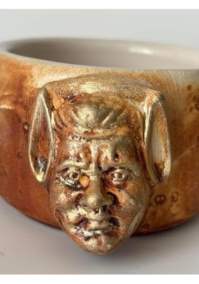 El Yapımı Seramik Dekoratif Kupa Antik Altın Mask Detaylı Kupa - Frig Serisi Altın Mask Kupa Açık Ahşap