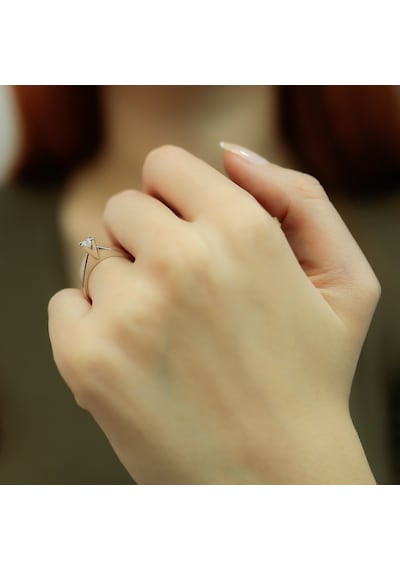Lova E Renk 0,20 Karat Pırlanta Tektaş Yüzük - 1040002