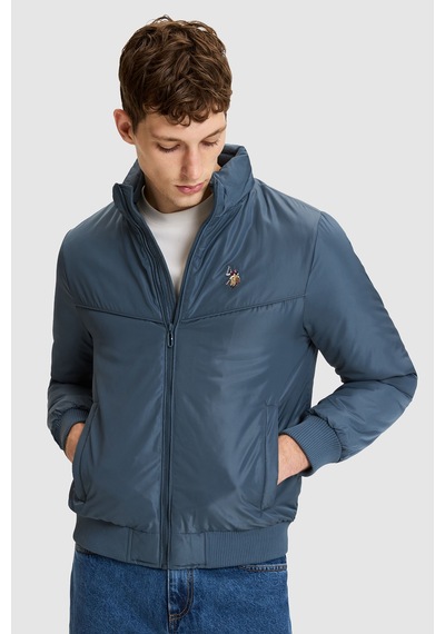 U.S. Polo Assn. Erkek Petrol Dik Yaka Fermuarlı Cepli Yağmurluk Tarzı Mont 50326198-vr102 U.S. Polo Assn. Erkek Petrol Dik Yaka Fermuarlı Cepli Yağmurluk Tarzı Mont 50326198-vr102