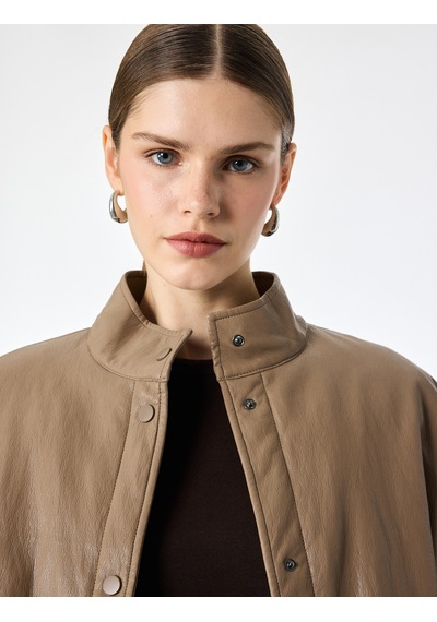 Koton Uzun Kollu Cepli Dik Yaka Beli Lastikli Crop Suni Deri Ceket Vizon 7wak20041ew