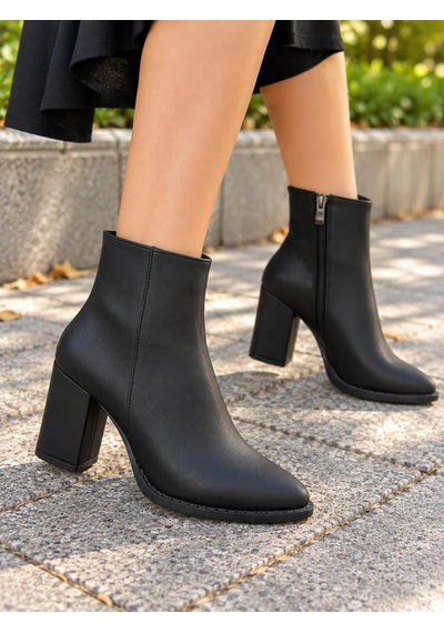 Asmi Shoes Kadın Silva Siyah Tokasız Deri Yandan Fermuarlı Toka Detaylı 7 Cm Kalın Topuklu Sivri Burunlu Yeni Sezon Günlük Bot Siyah 1 Asmi Shoes Kadın Silva Siyah Tokasız Deri Yandan Fermuarlı Toka Detaylı 7 Cm Kalın Topuklu Sivri Burunlu Yeni Sezon Günlük Bot Siyah 1
