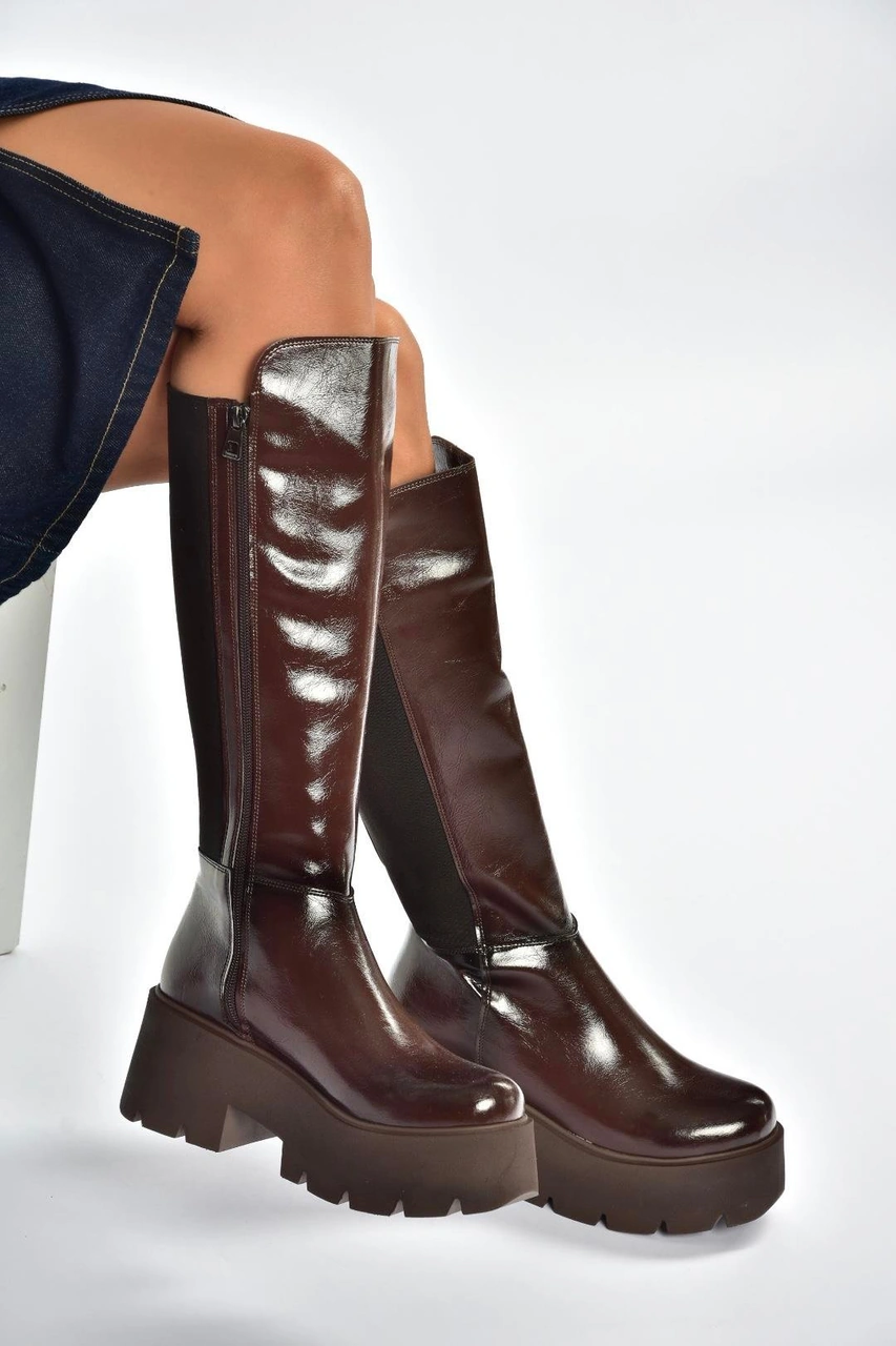 Fox Shoes R820060760 Kahverengi Rustik Kalın Tabanlı Arkası Lastik Detaylı Kadın Çizme Kahverengi-rustik