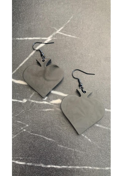 Parlak Siyah Renkli Siyah Aksesuarlı Maça Model 5 Cm Epoksi Küpe Siyah