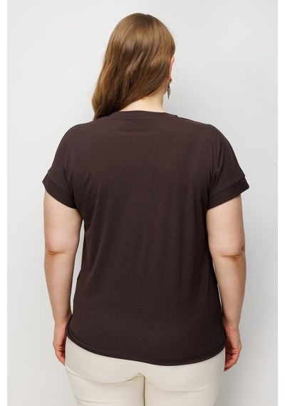 On Kadın Büyük Beden V Yaka Parçalı T-shirt 71476 Kahverengi