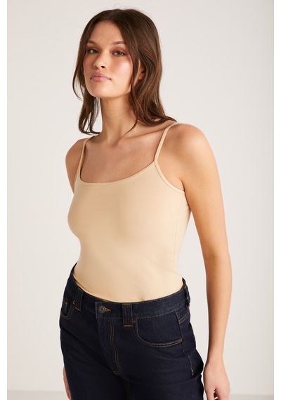 Ethıquet Khloe Kadın Slim Fit Dar Kesim Pamuklu İnce Askılı Kare Yaka Sıfır Kol Basic Bej Atlet