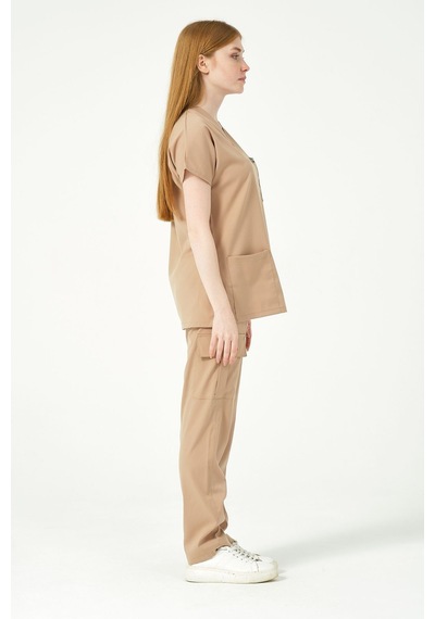 Bej Likralı Scrubs Kargo Cep Doktor Hemşire Forması Yarasa Kol Takım Unisex Bej Likralı Scrubs Kargo Cep Doktor Hemşire Forması Yarasa Kol Takım Unisex