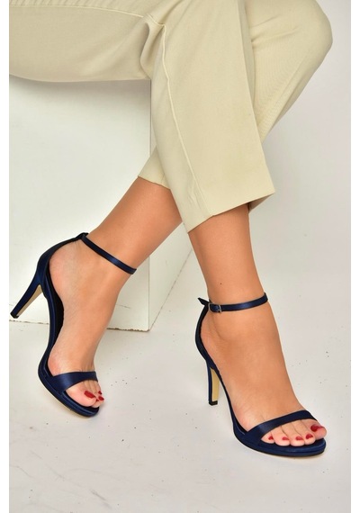Fox Shoes Y569716904 Lacivert Kumaş İnce Topuklu Kadın Abiye Ayakkabı Lacivert