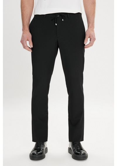 AC&Co / Altınyıldız Classics Erkek Sıyah Slim Fit Dar Kesim Beli Bağlamalı Yan Cep Gofre Desenli Pantolon Siyah