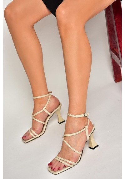 Fox Shoes S997441009 Bej Kalın Topuklu Kadın Ayakkabı Bej