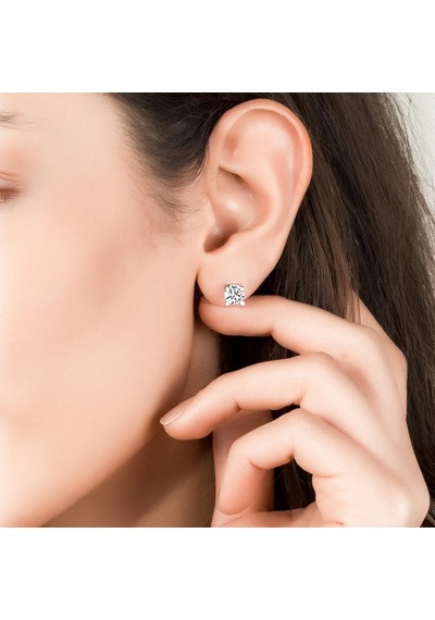 Madam & Matmazel Swarovski Tek Taşlı Pırlanta Model Kadın Gümüş Küpe