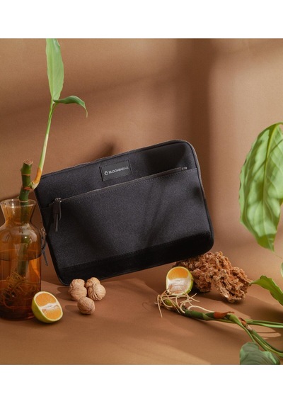 Bloominbag Cosmic Cosmos 13 İnç Laptop / Macbook Uyumlu Kılıf Siyah