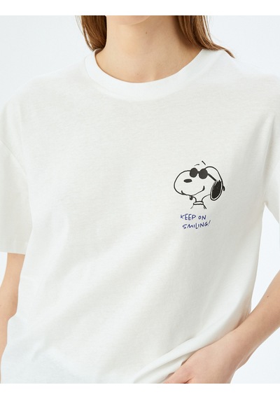 Koton Snoopy Baskılı Lisanslı Bisiklet Yaka Kısa Kollu Oversize Tişört Ekru 5sal10141ık Ekru Koton Snoopy Baskılı Lisanslı Bisiklet Yaka Kısa Kollu Oversize Tişört Ekru 5sal10141ık Ekru