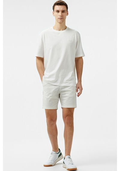 Lacoste Men's Slim Fit Bermuda Shorts Erkek Dar Kesim Pamuk Bermuda Şort Beyaz