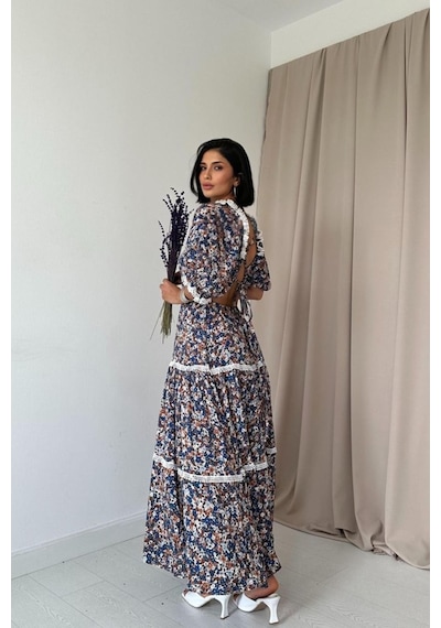 Desenli Sırtı Dekolteli Brode Elbise Desenli