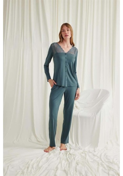 Lisinya Yakası Omzu Ve Paçası Dantelli Boydan Düğmeli Pijama Takımı Yeşil