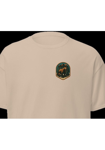 Wildstyle Boz Ayı Renkli Vintage Yaban Hayat Doğa Orman Rozet Baskılı Unisex Bisiklet Yaka Pamuklu Tişört Camel