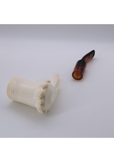 9mm Filtre Uyumlu, El Oyması, Lületaşı Kale Figürlü Pipo, Kehribar Ton Akrilik Ağızlık, 15,2 Cm