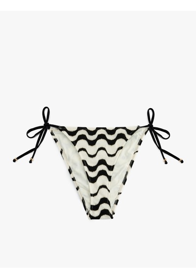Koton Su Yolu Desenli Parıltılı Yanları İpli Bikini Altı Siyah Çizgili 6sak00026mm Bsl Koton Su Yolu Desenli Parıltılı Yanları İpli Bikini Altı Siyah Çizgili 6sak00026mm Bsl