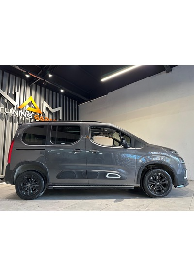 Peugeot Rifter Ön Lip Tampon Eki Parlak Siyah 2019+
