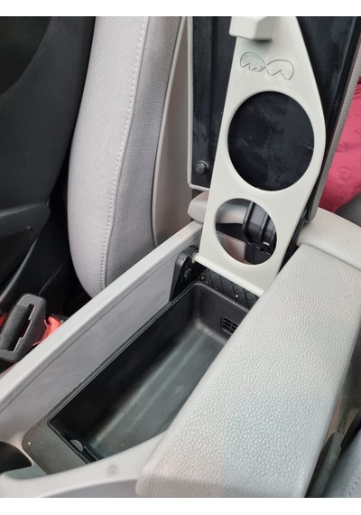 Bmw E60 5 Serisi Orta Konsol Bölmesi