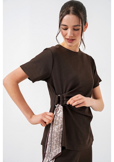 Hiccup Bdart Bisiklet Yaka Kravat Detaylı Fitilli Takım, Geniş Paçalı Pantolon İle Birlikte Mocha Kahvesi Hiccup Bdart Bisiklet Yaka Kravat Detaylı Fitilli Takım, Geniş Paçalı Pantolon İle Birlikte Mocha Kahvesi