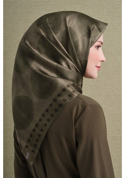 Armine Sura Saf İpek Eşarp 9637 53 Yeşil Puantiye Desen