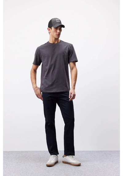 DeFacto %100 Pamuk New Regular Fit Bisiklet Yaka Basic Düz Kısa Kollu Tişört V7699AZ25SPAR214 DeFacto %100 Pamuk New Regular Fit Bisiklet Yaka Basic Düz Kısa Kollu Tişört V7699AZ25SPAR214