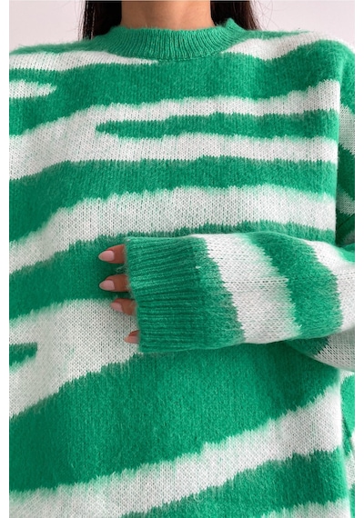 Femelle Kadın Yeşil Yeni Sezon Zebra Desen Standart Beden Geniş Kalıp Oversize Triko Kazak