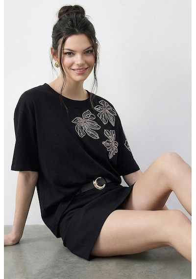 Shade Kadın Boncuk Taş İşlemeli Çiçek Desenli Kol Detaylı Bisiklet Yaka T-shirt 2107 60283972 - Siyah Shade Kadın Boncuk Taş İşlemeli Çiçek Desenli Kol Detaylı Bisiklet Yaka T-shirt 2107 60283972 - Siyah