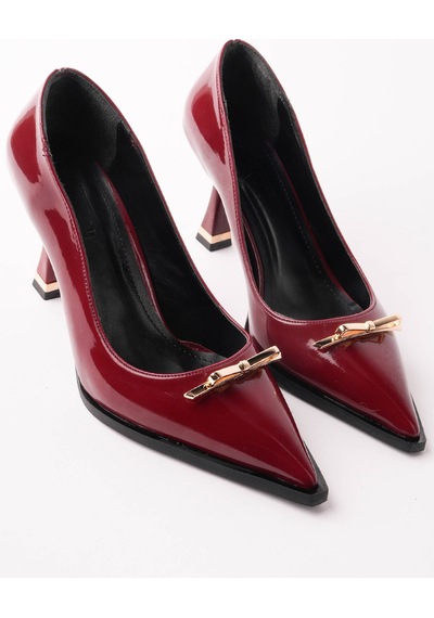 Esatsani Bordo Rugan Gold Toka Detaylı Sivri Burun 9 Cm Topuklu Rara Stiletto Kadın Ayakkabısı Bordo Rugan Esatsani Bordo Rugan Gold Toka Detaylı Sivri Burun 9 Cm Topuklu Rara Stiletto Kadın Ayakkabısı Bordo Rugan