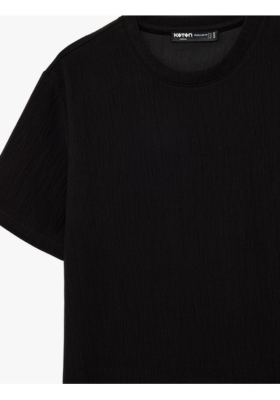 Koton Regular Fit Kısa Kollu Dokulu Tok Kumaş Bisiklet Yaka Tişört Siyah 6sam10346mk
