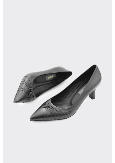 Derinet Günlük Hakiki Deri Kadın Stillettopuklu Metal Aksesuarlı Kadın Stiletto Siyah Siyah Derinet Günlük Hakiki Deri Kadın Stillettopuklu Metal Aksesuarlı Kadın Stiletto Siyah Siyah