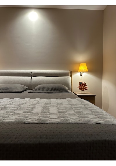 Modern Line Gri Peluş Yatak Ucu Runner