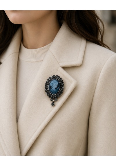 Vintage Cameo Desenli Siyah Taşlı Kadın Broşu Zarif Hediye Aksesuarı Açık Gri