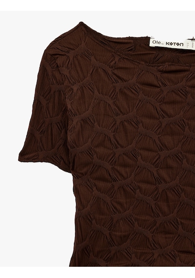 Koton Bürümcük Kumaş Slim Fit Kısa Kollu Kayık Yaka Crop Tişört Kahverengi 6sal10639ık Kahve
