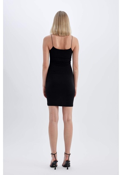 DeFacto Bodycon Kare Yaka Siyah Askılı Mini Elbise D3265AXNSBK81