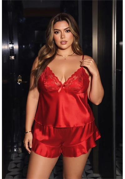 Go İthalat Kadın Kırmızı Büyük Beden Göğsü Fransız Dantelli Fiyonklu Paçası Fırfırlı Askılı Parlak Saten Şortlu Pijama Takımı