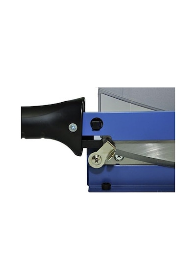 3040 Sürgülü Giyotin A4 70 Gr 40 Yaprak Kesim Kapasitesikesim Uzunluğu: 360mm Tabela Ölçüsü 445x282mm 4,93kg