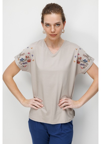 Kadın V Yaka Nakış İşlemeli Düşük Kollu Penye T-shirt Bej Bej