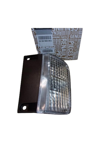 Renault Trafic Arka Sis Lambası Sağ 2001 Oem No: 8200968063