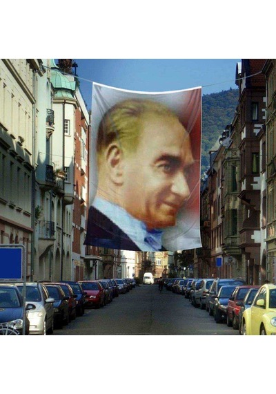 Gülümseyen Mustafa Kemal Atatürk Yan Portre Poster Cephe Bayrağı - 4x6 Metre 1